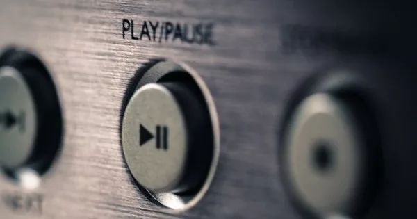 play pause button